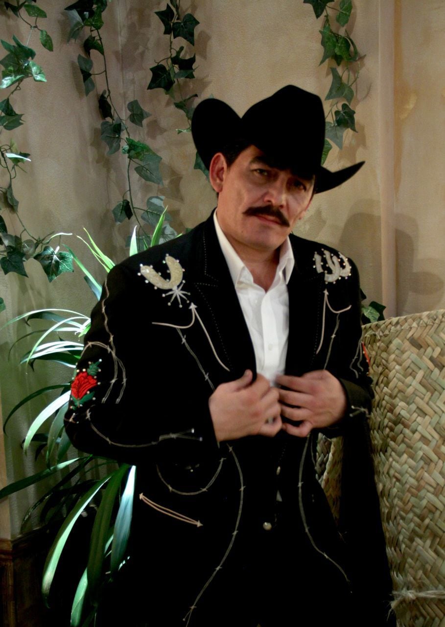 José Manuel Figueroa, cantante.