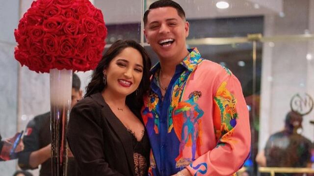 Eduin Caz  y su esposa Daisy Anahy