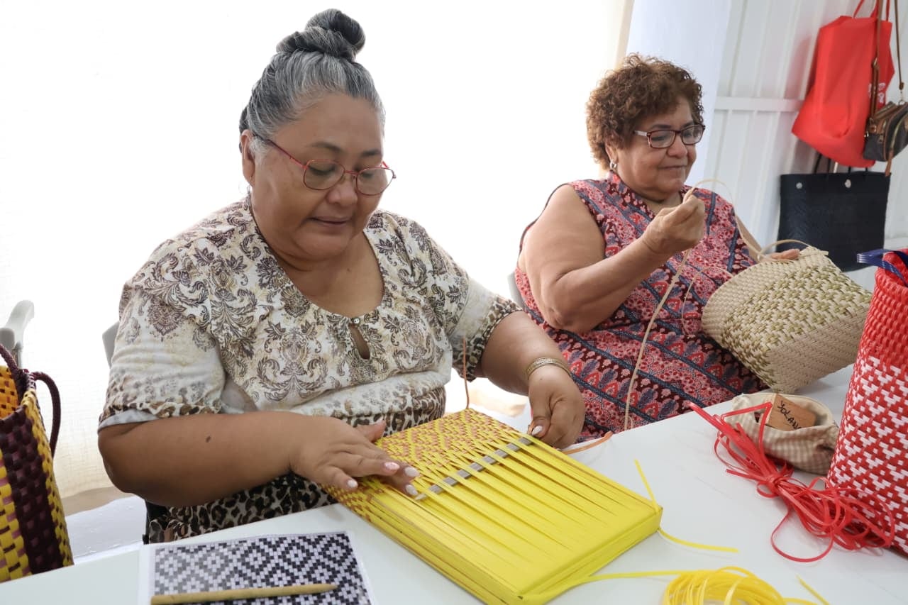 DIF Benito Juárez fomenta habilidades digitales en personas adultas mayores.