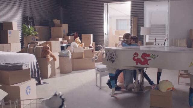 Shakira estrena Acróstico con Milan y Sasha cantando