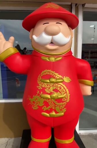 Farmacias Similares temáticas con Dr. Simi oriental