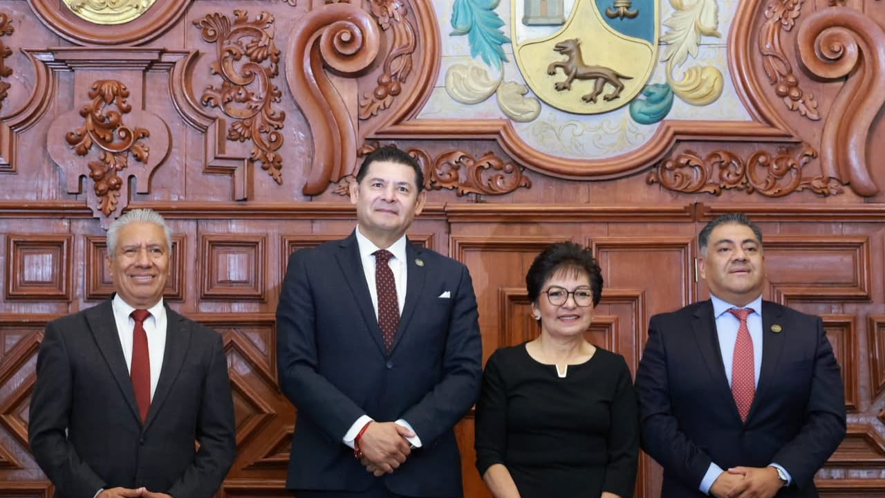 Alejandro Armenta refrenda respeto a autonomía de la BUAP