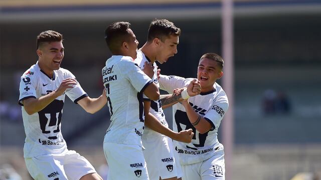 Dinenno celebra su primer gol en Liga MX