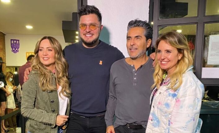 Andrea Rodríguez junto a conductores de Hoy