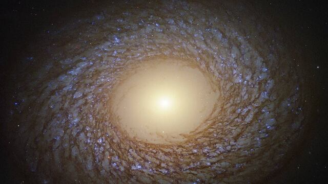 Galaxia en espiral emplumada