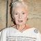 ¿Quién fue Vivienne Westwood, diseñadora de moda e ícono del punk, que murió a los 81 años?
