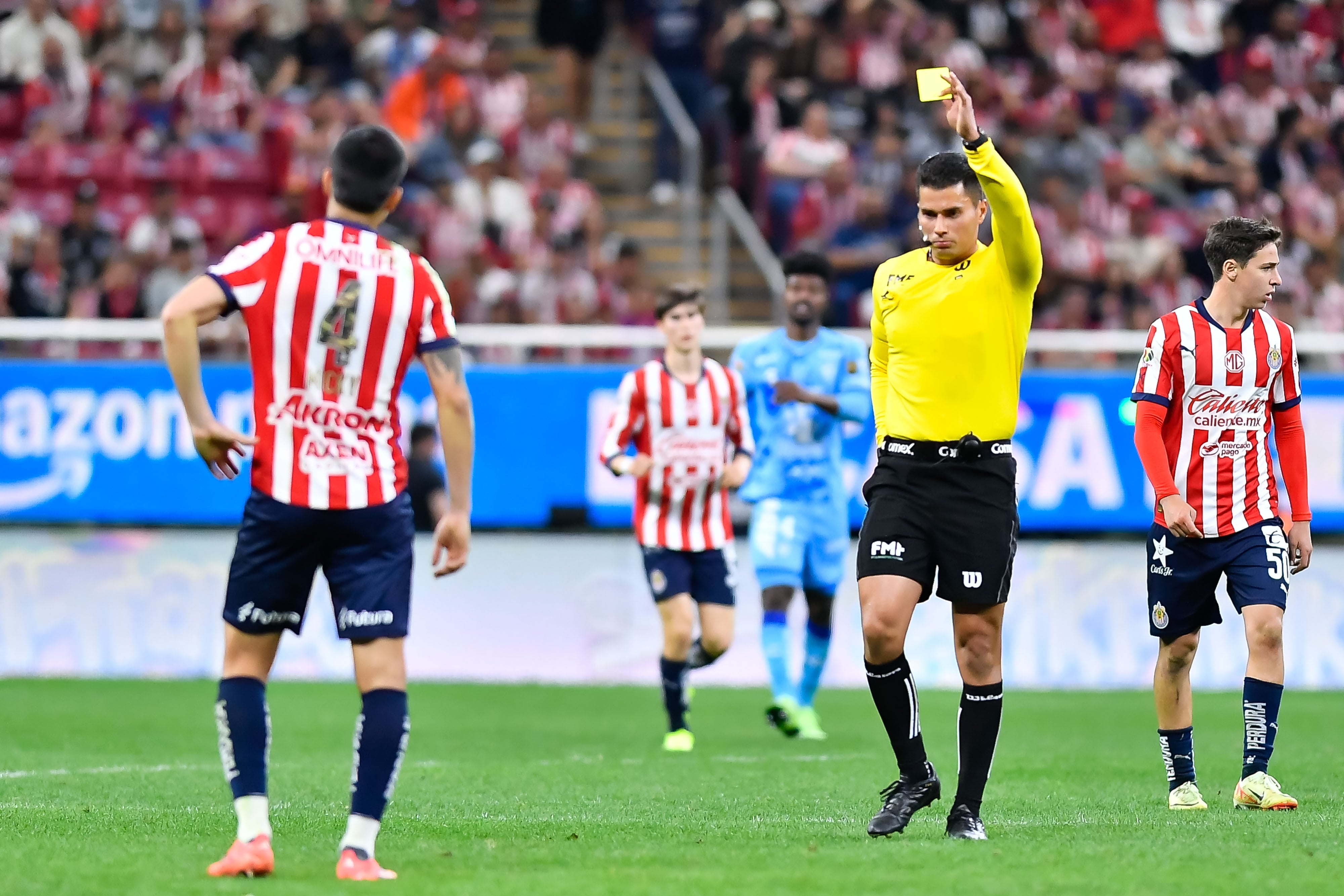 Chivas vs Pachuca en vivo: Miguel Tapias es expulsado