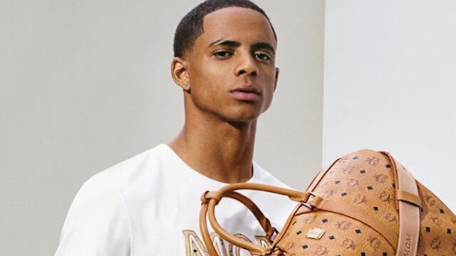 La campaña promueve las prendas de la temporada primavera 2018.