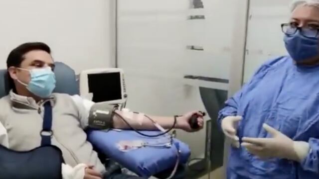 Zoé Robledo donando plasma