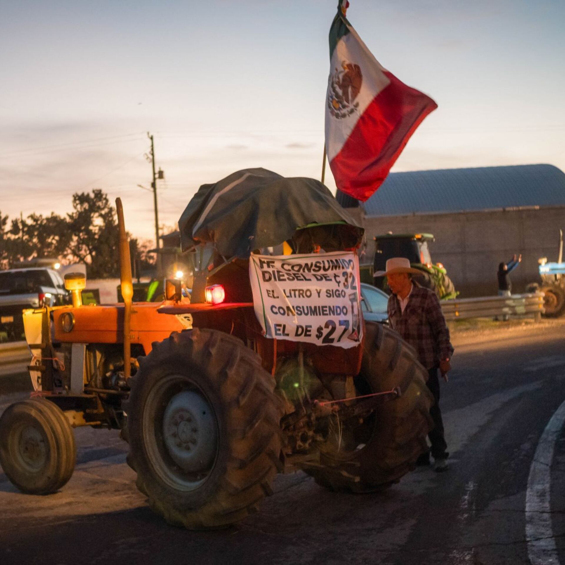 A un día del aniversario de Morena, campesinos preparan posible bloqueo en el Zócalo