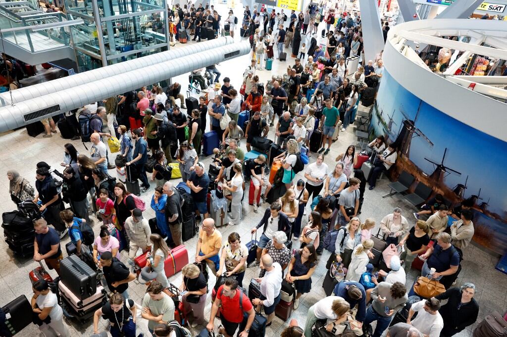 Apagón informático de Microsoft genera caos en aeropuertos hoy 19 de julio