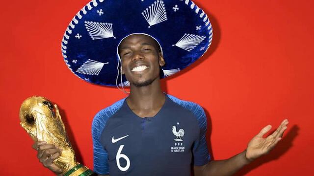 Pobga posó con el sombrero charro en la foto oficial de la FIFA