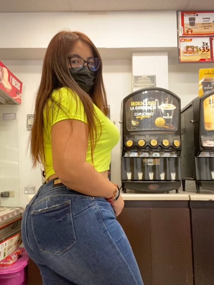 Lizbeth Castro, cajera viral del Oxxo