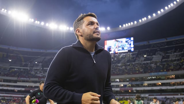 Nicolás Larcamón con León en el Estadio Azteca