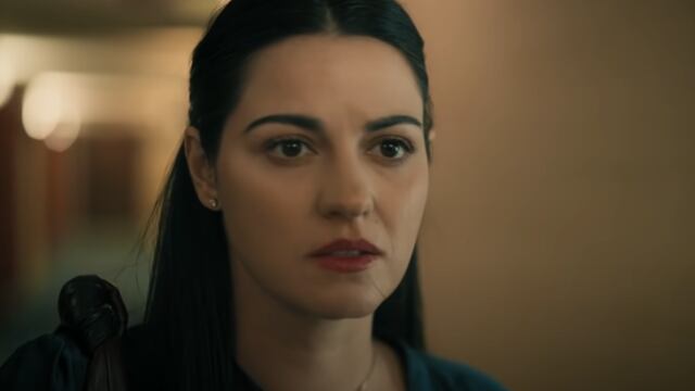 Maite Perroni como Alma Solares en la serie Oscuro Deseo