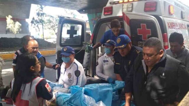 La mujer fue llevada a un hospital