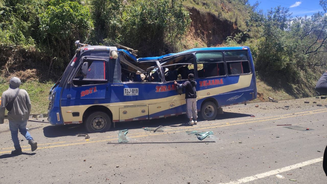 Explosión en la Panamericana deja siete muertos y 17 heridos en Colombia