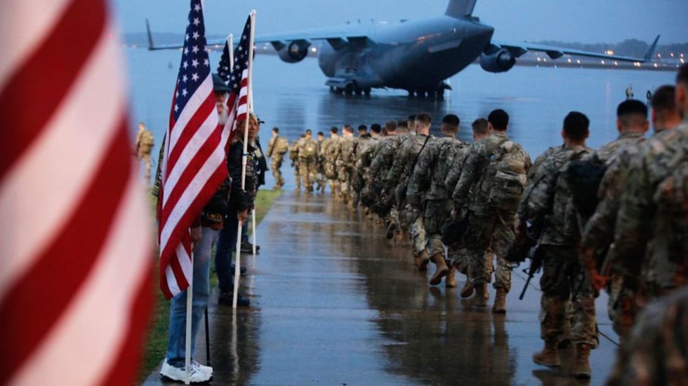 El régimen de Trump se tambalea; esconde muertos de guerra contra Irán