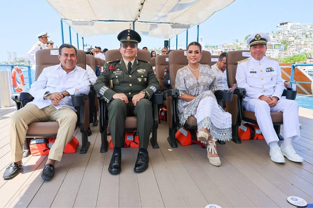 Evelyn Salgado reconoce a mujeres y hombres de mar en el Día de la Marina.