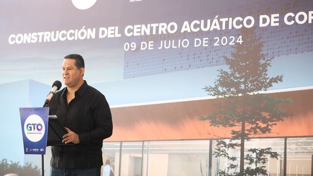 Diego SInhue Rodríguez entrega obras en Coroneo