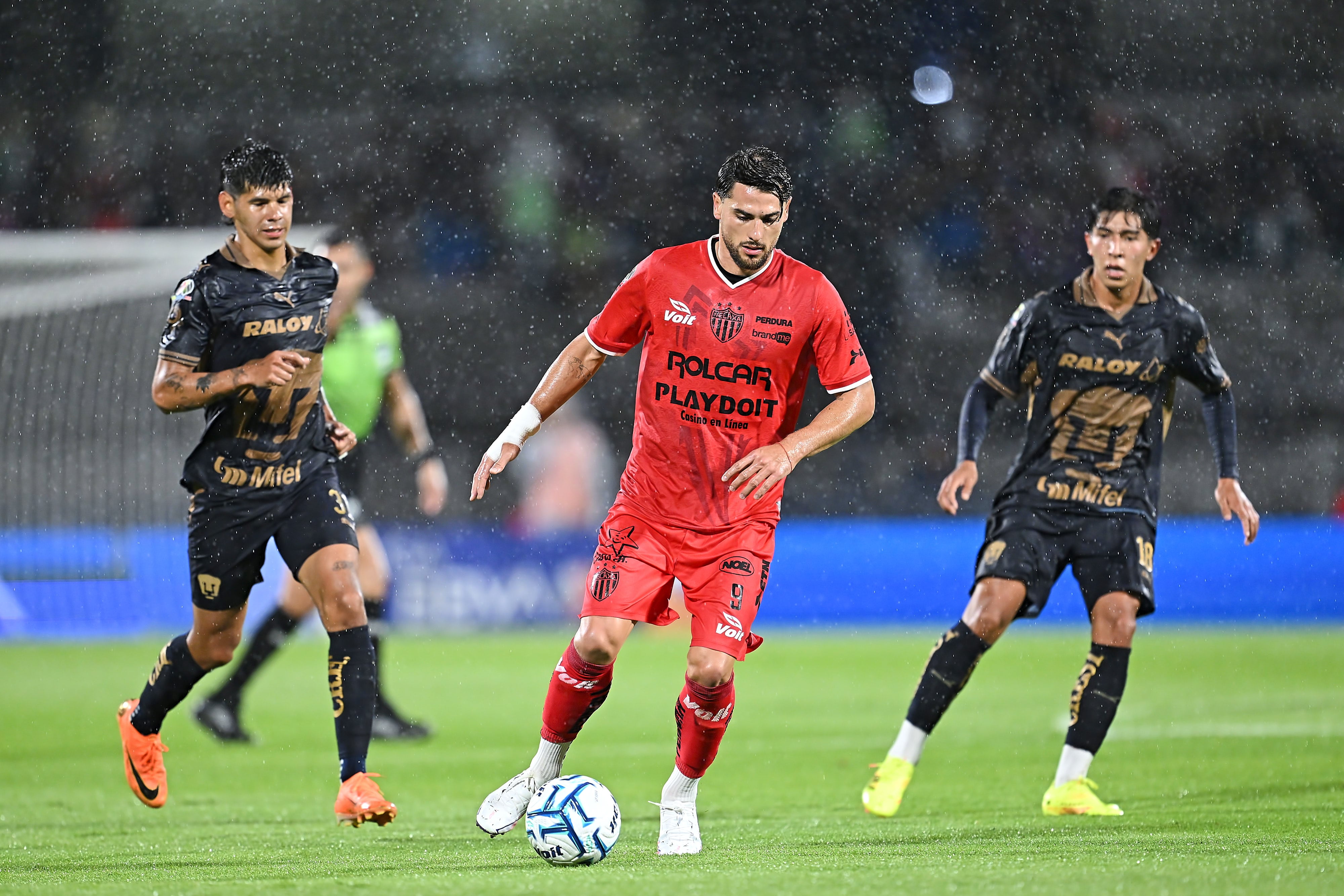 Pumas rescata un empate 1-1 ante Necaxa en el cierre de la Jornada 5