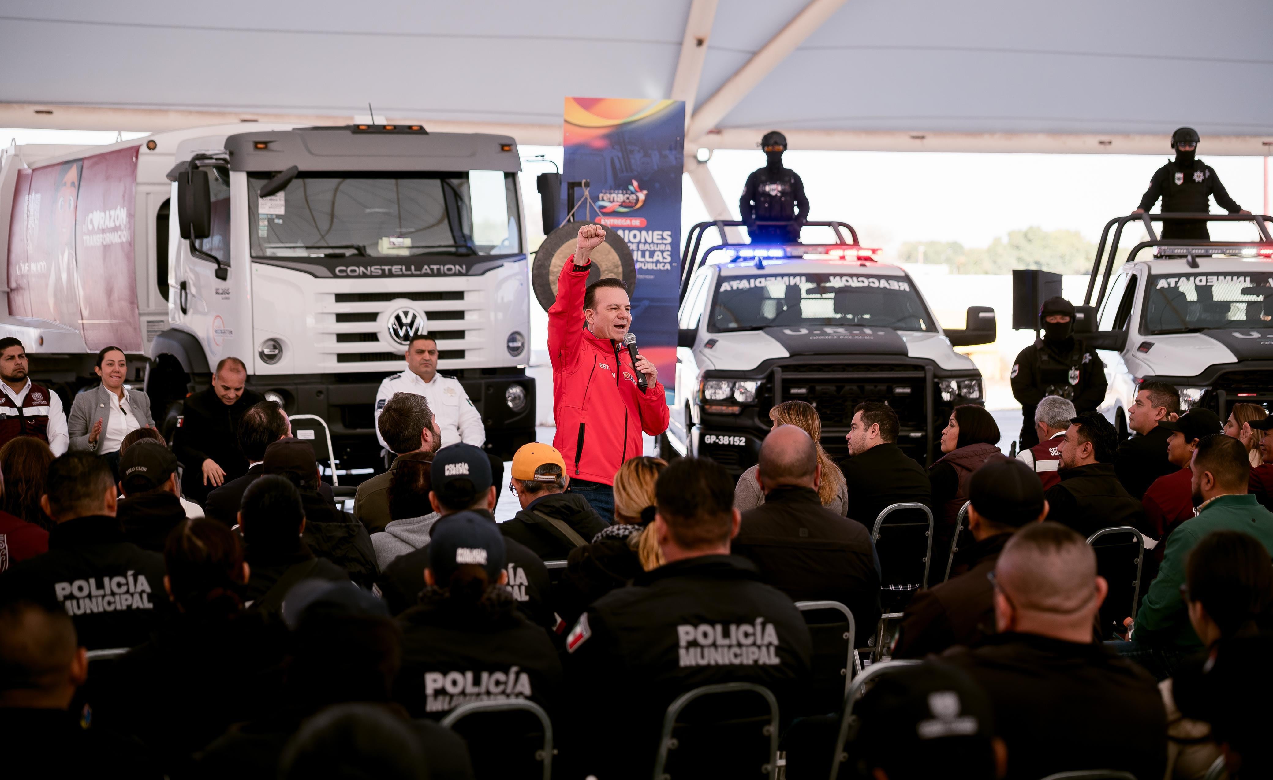 Esteban Villegas y Betzabé Martínez refuerzan servicios y seguridad en Gómez Palacio.