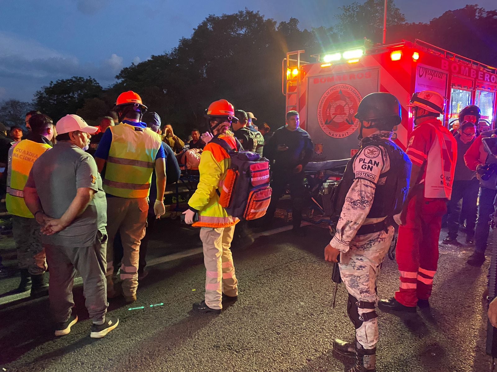 Accidente en Nayarit: Reportan 17 muertos por autobús qué cayó a barranco