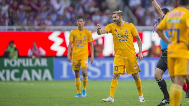 Gignac se dijo de todo con Tomás Boy en pleno partido