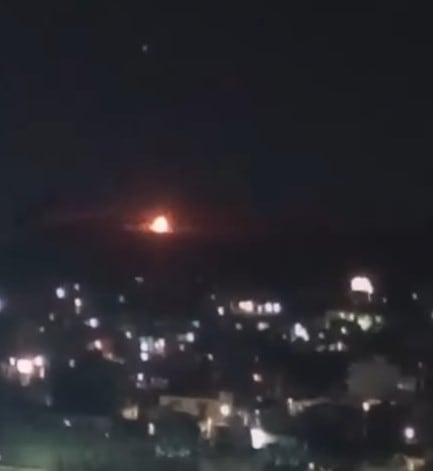 Captan bolas de fuego ‘bailando’ en un cerro de Guanajuato