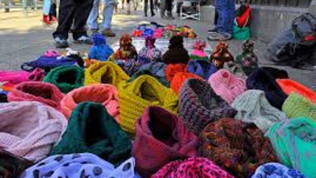 Ahora los turistas se enfrentan a un paisaje lleno de puestos semifijos,