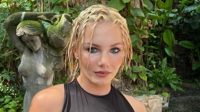 Mónica Corgan, modelo.