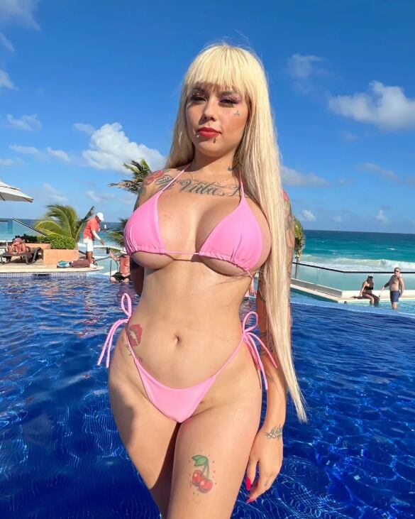 Mona abrió OnlyFans