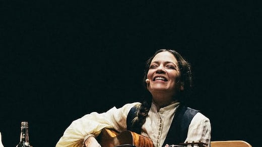 El bebé de Natalia Lafourcade ya conoció Madrid porque su famosa mamá no deja de trabajar
