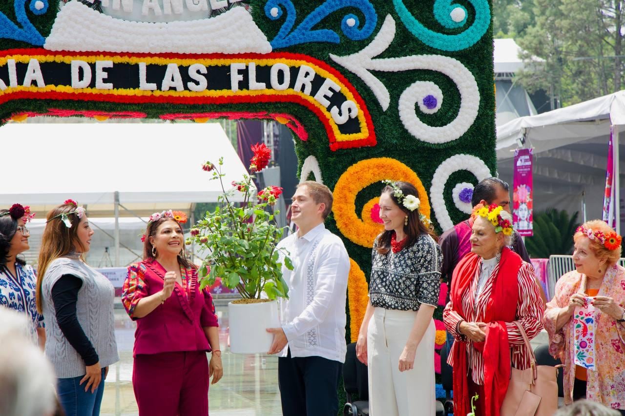 Clara Brugada y Javier López Casarín inauguran la Feria de las Flores 2025, emblema de tradición e identidad en la CDMX