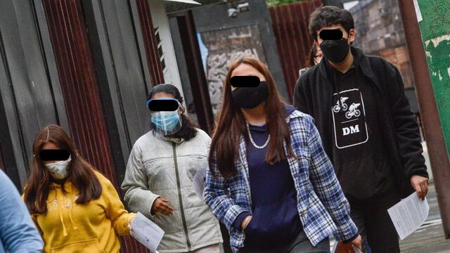 Estudiantes van al examen Comipems