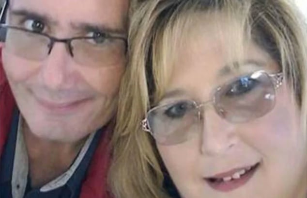 Lisa Steadman y su esposo