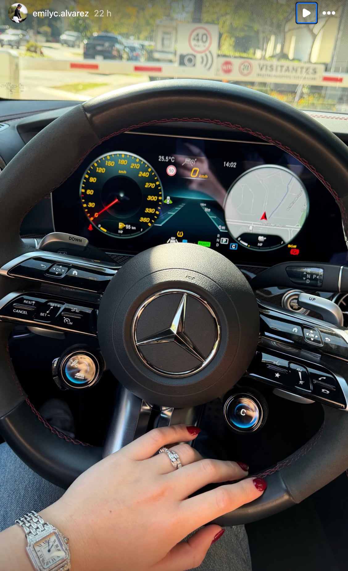 Navidad de lujo: Canelo Álvarez obsequia Mercedes a su hija Emily