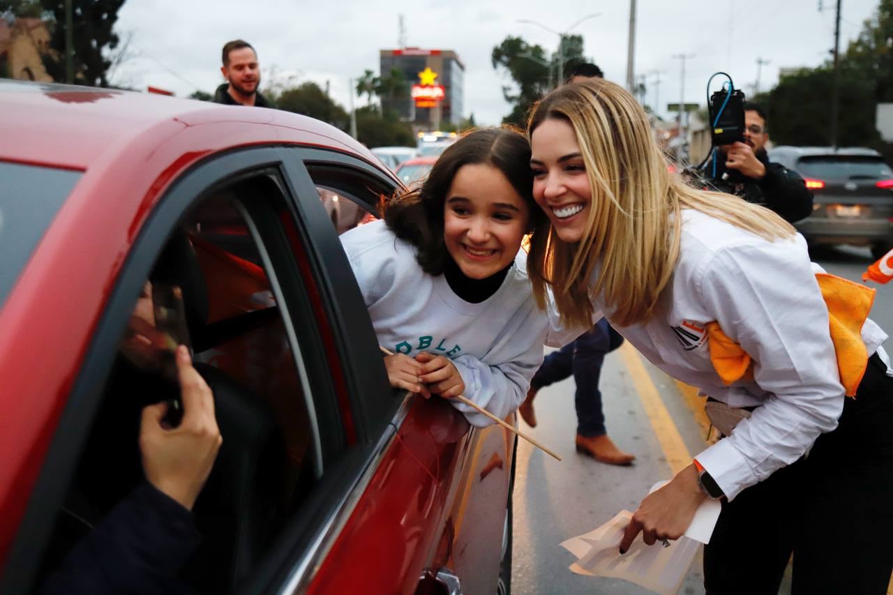 Samuel García avanza con paso firme junto a Mariana Rodríguez en la precampaña naranja
