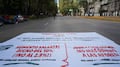 Trabajadores del IMSS marchan del Siglo XXI a sede sindical; exigen aumento salarial