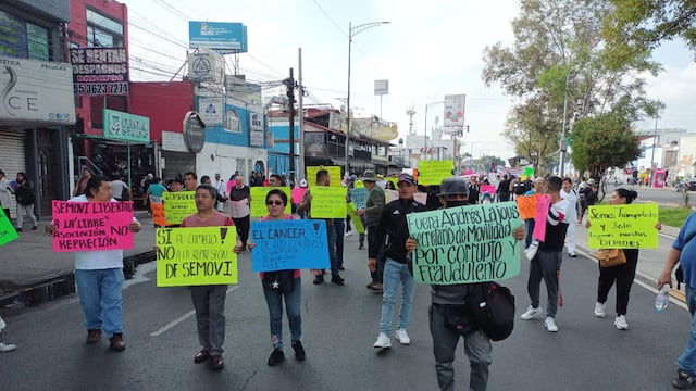 Transportistas inician bloqueos en la CDMX
