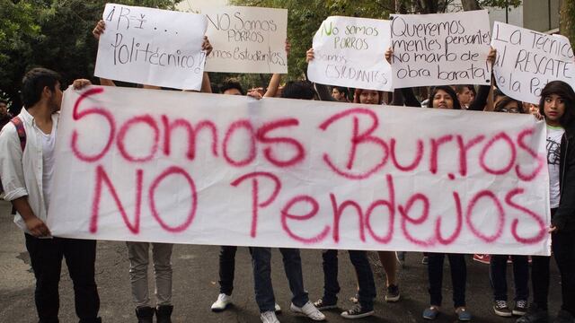 Protesta de politécnicos. CECyT 14 en situación crítica.