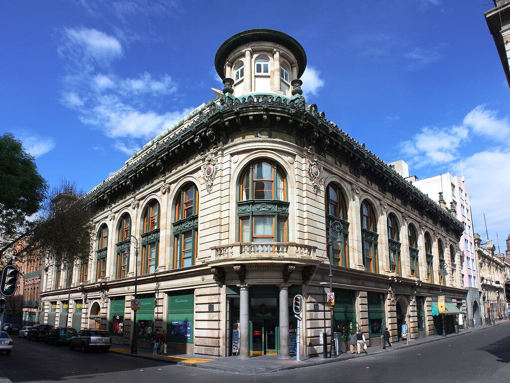 Este Sanborns en un icónico edificio de 1865 en CDMX cerró para siempre