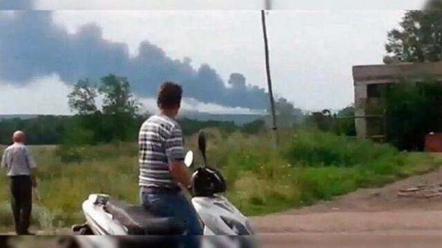 Rebeldes prorrusos derribaron avión de Malasia con 295 personas: Ucrania