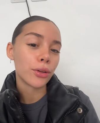 Joven contando cómo descubrió infidelidad solo con algodón y agua micelar