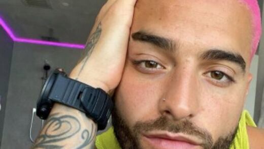 Maluma presume su cabellera estilo algodón de azúcar