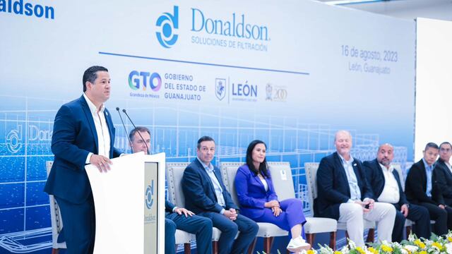 Diego Sinhue Rodríguez inaugura la empresa Donaldson