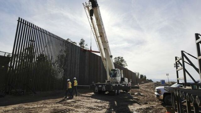 Construcción del muro. Demanda de construcción en San Diego.
