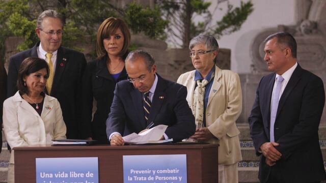 Marisela Morales Ibañez, Procuradora General de la República y Felipe Calderón Hinojosa, presidente de México