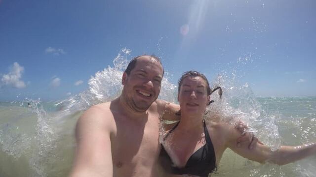 Simon y Cassie Woods.