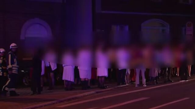 Desalojan a 350 personas de una orgía masiva.